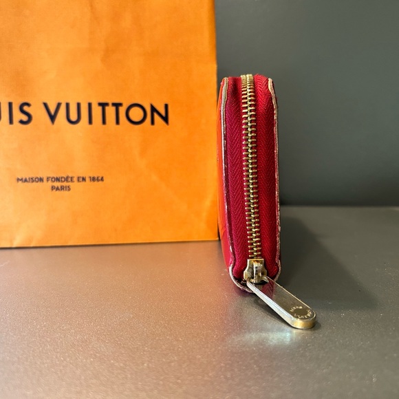 🚫SOLD🚫 Authentic LOUIS VUITTON Vernis Zippy Wallet - Picture 4 of 9